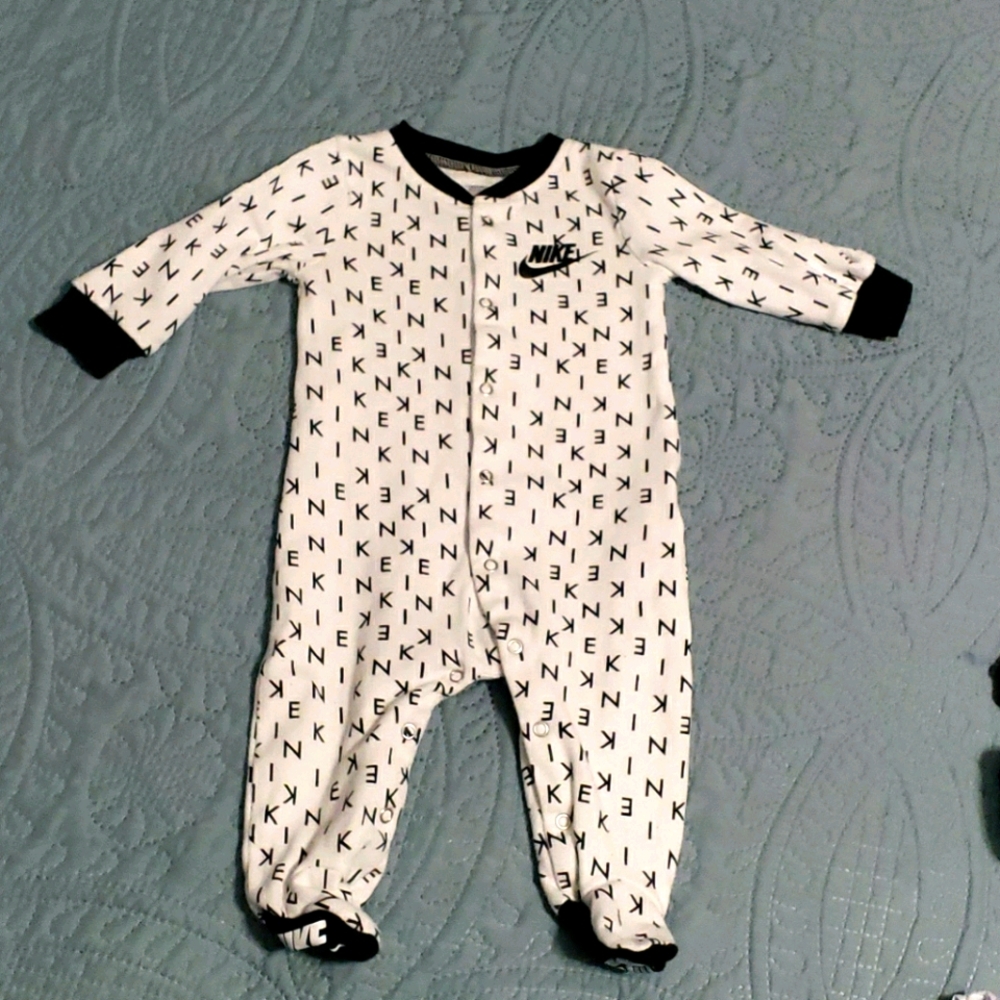 Nike 6 mth sleeper